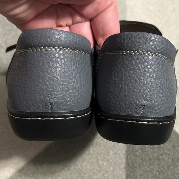 LAZYPOP Gray Classic Comfort Leather Loafers Women's Size 9.5 - Picture 6 of 14